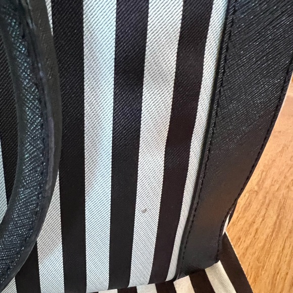 Henri Bendel Miss Bendel Striped Caryall Bag - Picture 6 of 14